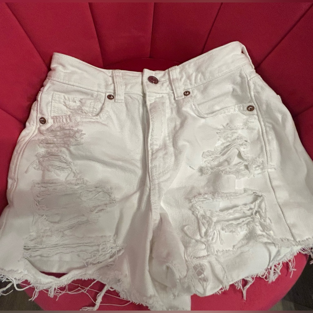 white american eagle shorts!